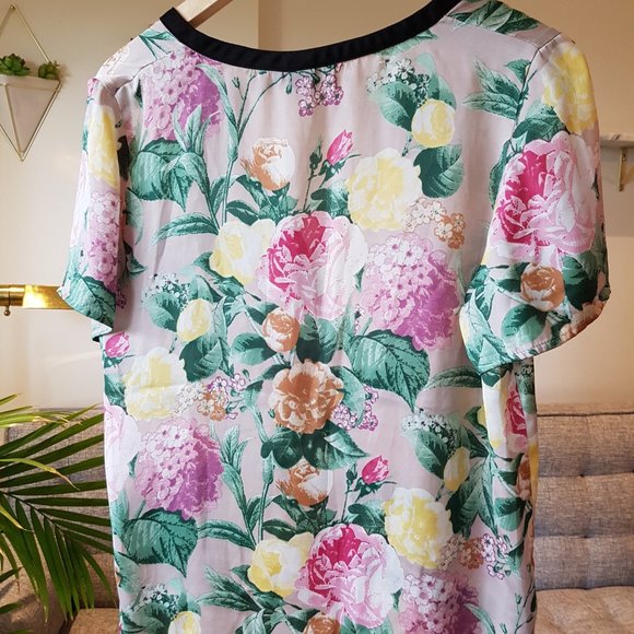 H&M Silky Floral Short Sleeve Blouse Size 6 - Picture 5 of 6
